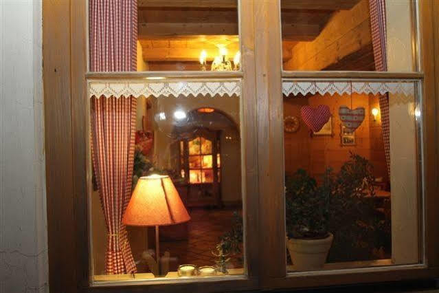 Landgasthof Kirchmayer Farchant Esterno foto